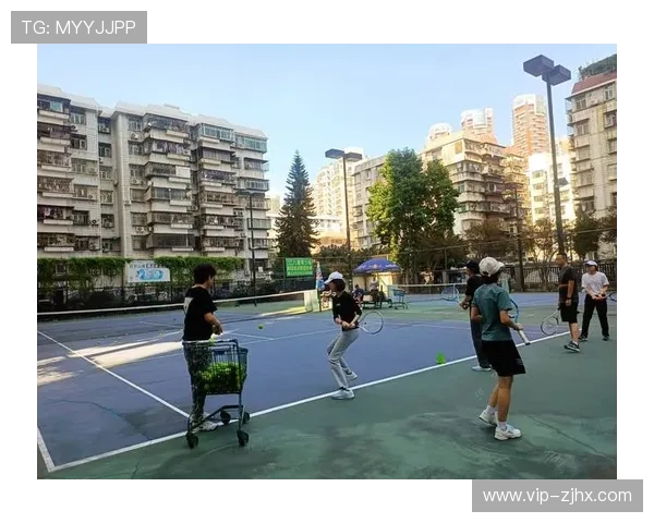 深圳网球队技术揭秘：网球巨献背后的训练与策略分析